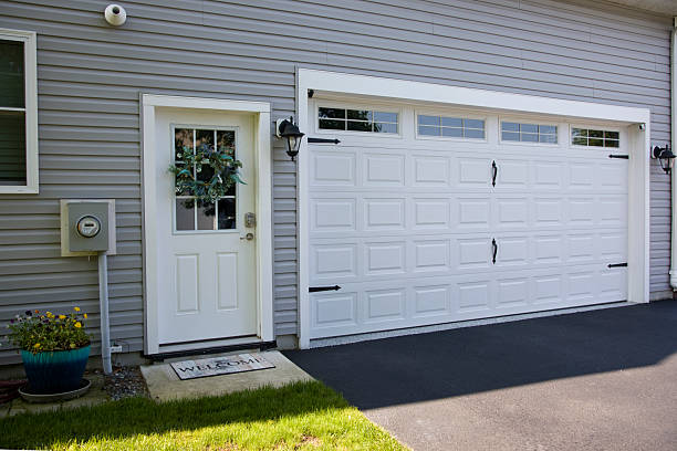 24/7 Emergency Garage Door Panel Replacement experts in Franklin County County, IN
